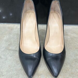 Ivanka Trump Elegant Black Women's Pumps